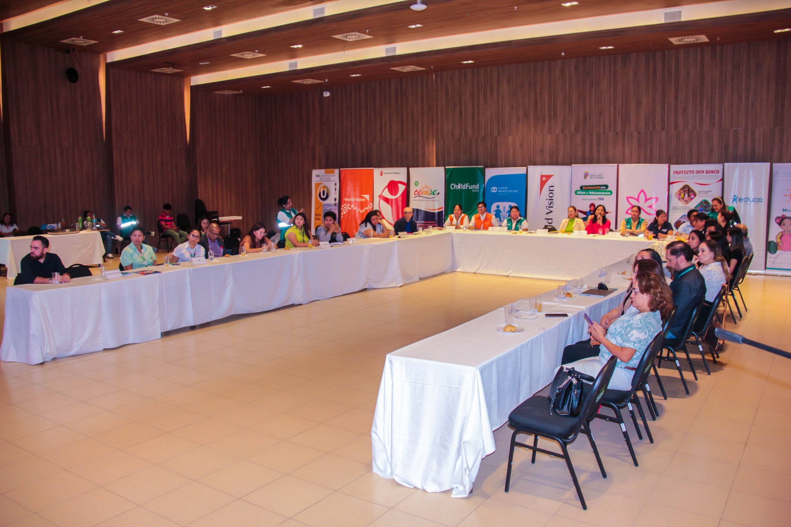 Imagen de noticia: Alcaldía impulsa articulación interinstitucional para fortalecer la protección de niñas, niños y adolescentes